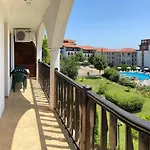 Stylish Sv елегантен двустаен св влас Sveti Vlas