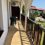 Stylish Sv елегантен двустаен св влас Sveti Vlas