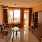 Stylish Sv елегантен двустаен св влас Sveti Vlas
